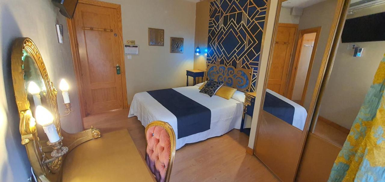 Hosteria Villa De Castro Castro Urdiales Bagian luar foto