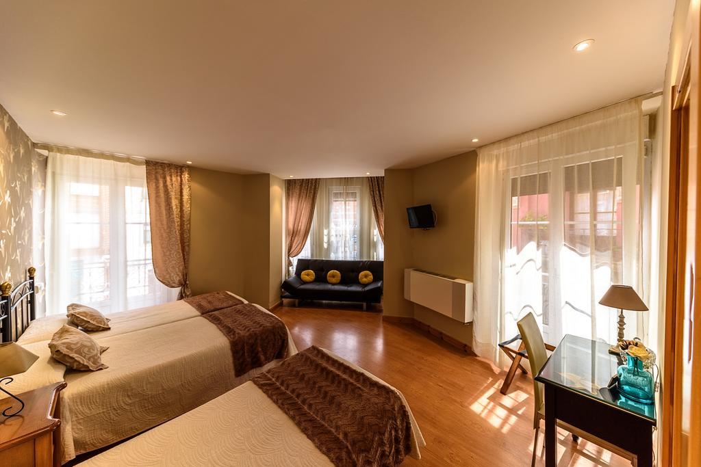 Hosteria Villa De Castro Castro Urdiales Bagian luar foto