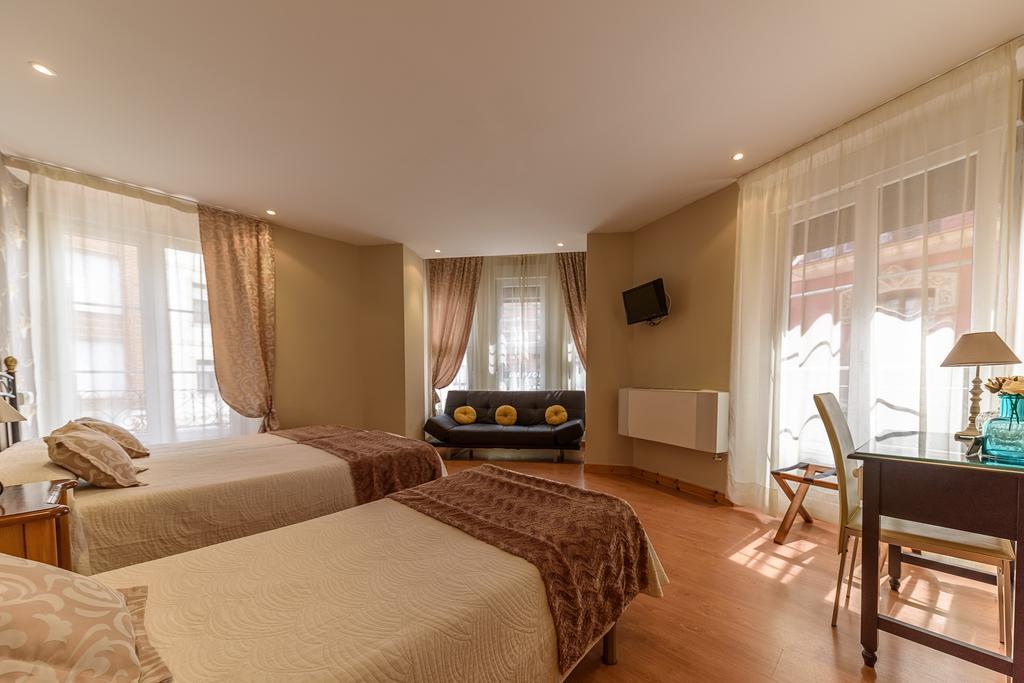Hosteria Villa De Castro Castro Urdiales Bagian luar foto